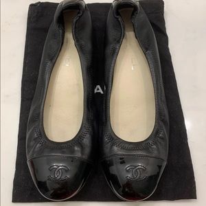 Authentic Chanel Classic CC Logo Flats 39